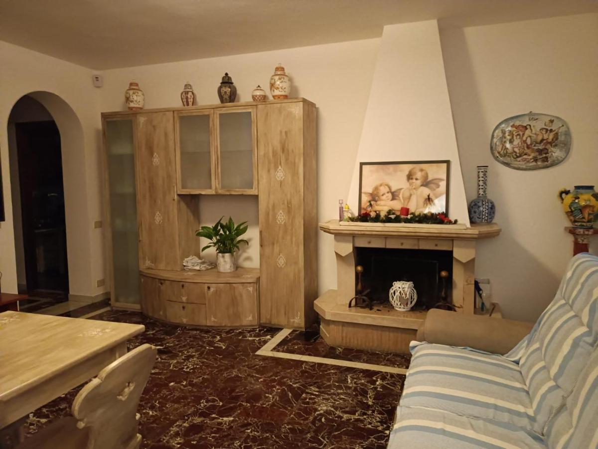 Pirro & Sharon House Panzió Pianore Kültér fotó