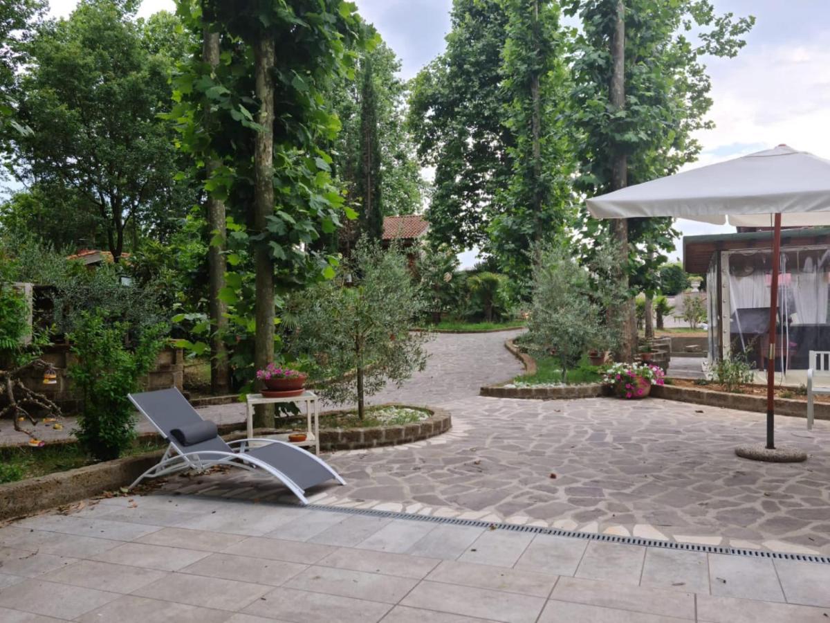 Pirro & Sharon House Panzió Pianore Kültér fotó