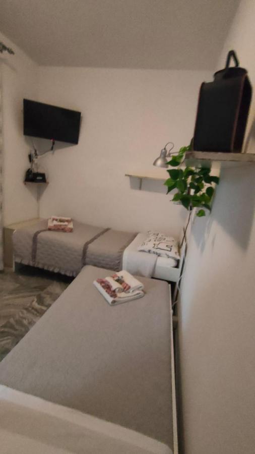 Pirro & Sharon House Panzió Pianore Kültér fotó