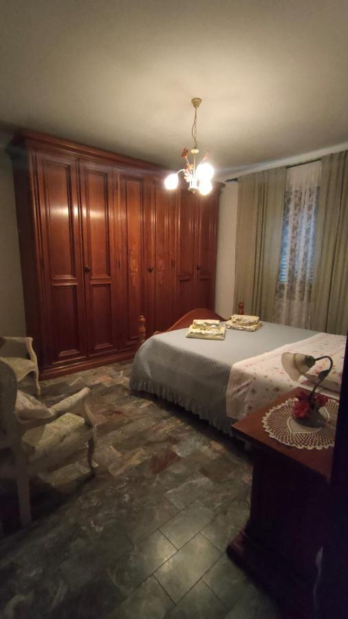 Pirro & Sharon House Panzió Pianore Kültér fotó